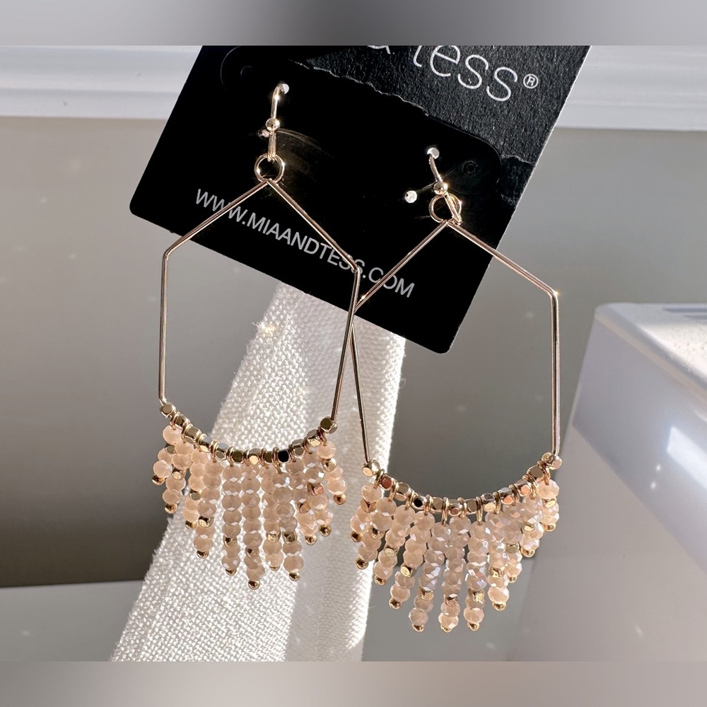 NWT, Mia and Tess earrings